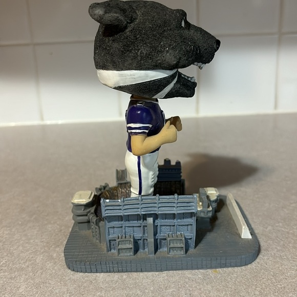 K State KSU Willie The Wildcat 2002 Bobblehead In Bill Snyder Stadium - Picture 5 of 9